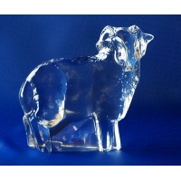 Lamb figurine in crystal. Size : 9cm. Moser collection.