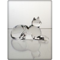 Figurine chat allongé en cristal. Taille : 8cm.