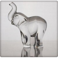 Figurine éléphant en cristal. Taille : 9cm.